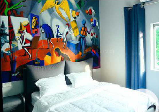 天峨对于酒店的墙体彩绘而言更注重哪些方面？